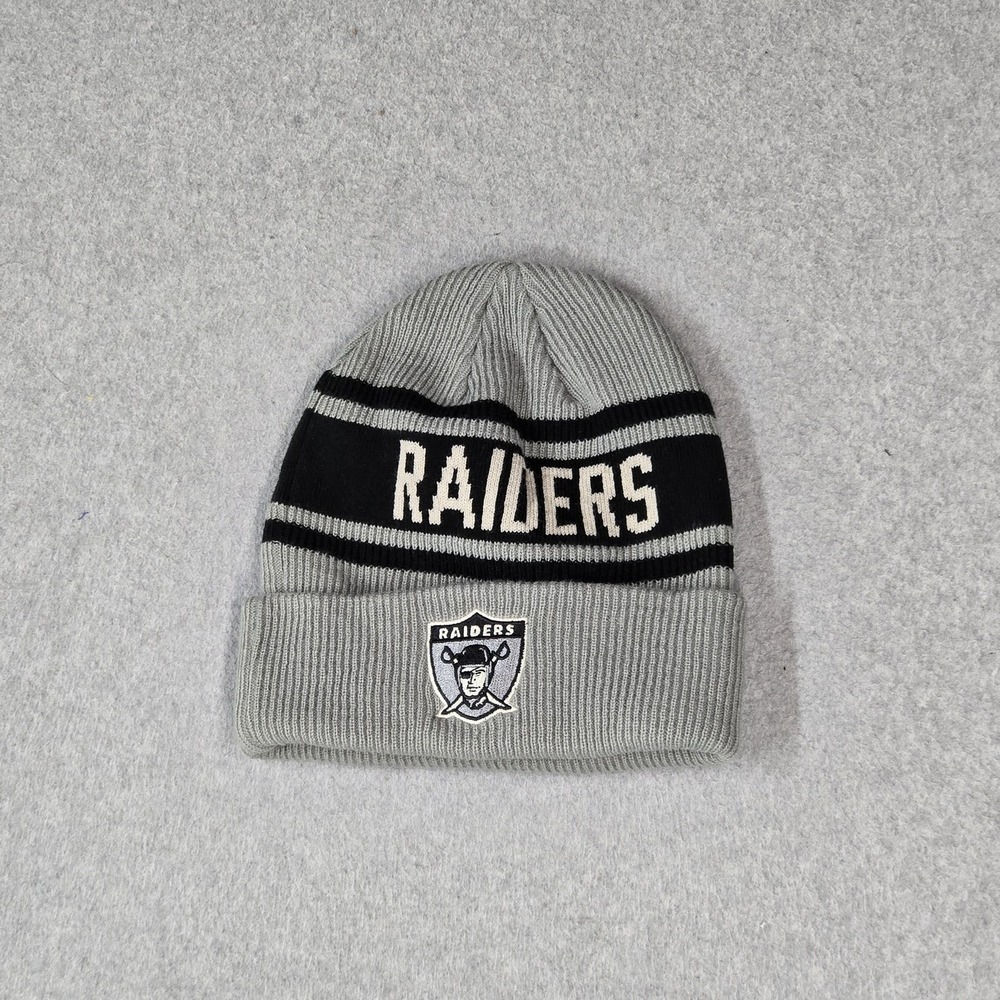 Raiders Men Beanie OS Gray Fanatics Logo Embroidered Football Cuffed Ribbed